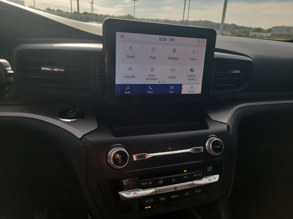 2020 Ford Explorer XLT photo 15