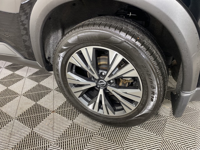 2022 Nissan Rogue SV photo 3