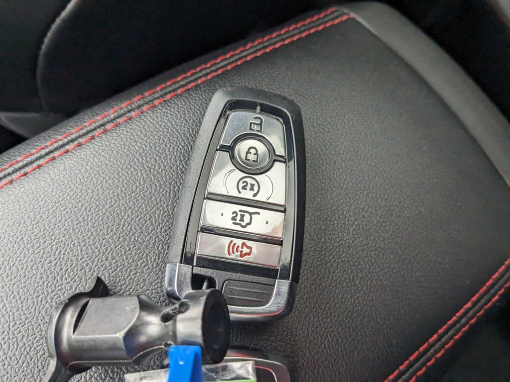 2025 Ford Escape ST-Line photo 30
