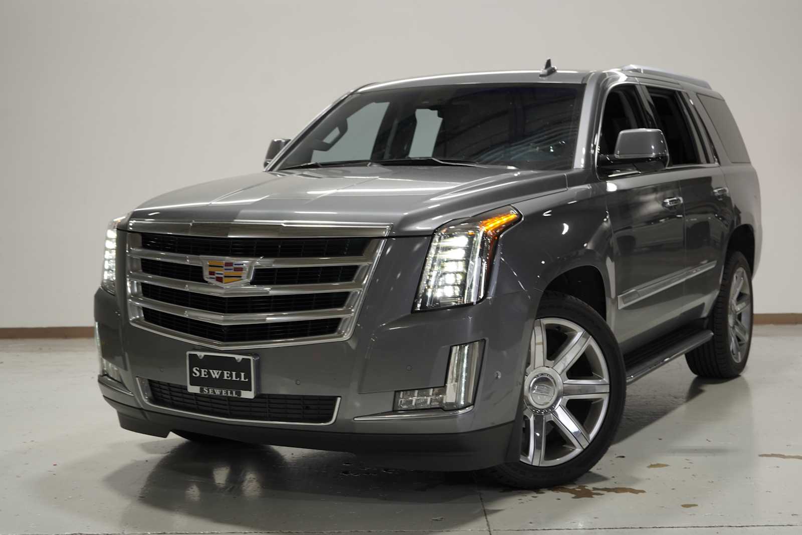 2019 Cadillac Escalade Luxury's photo