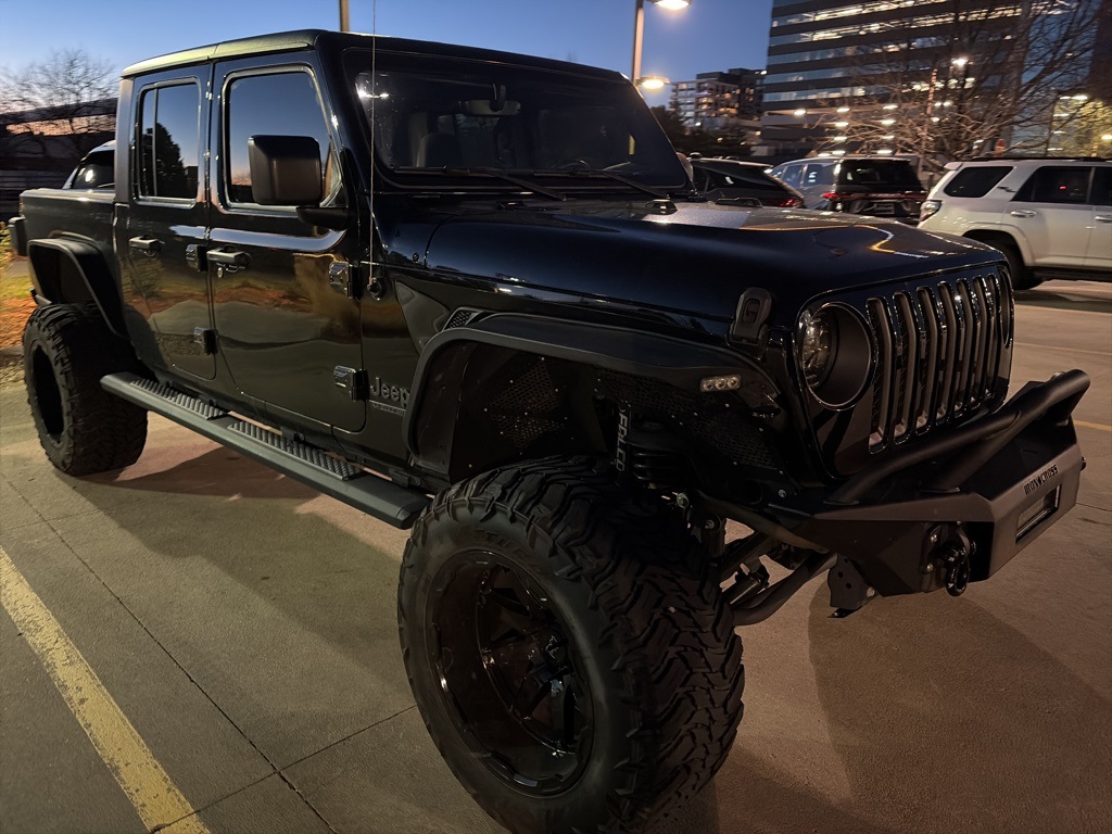 2021 Jeep Gladiator Sport 80th Anniversary Edition photo 2