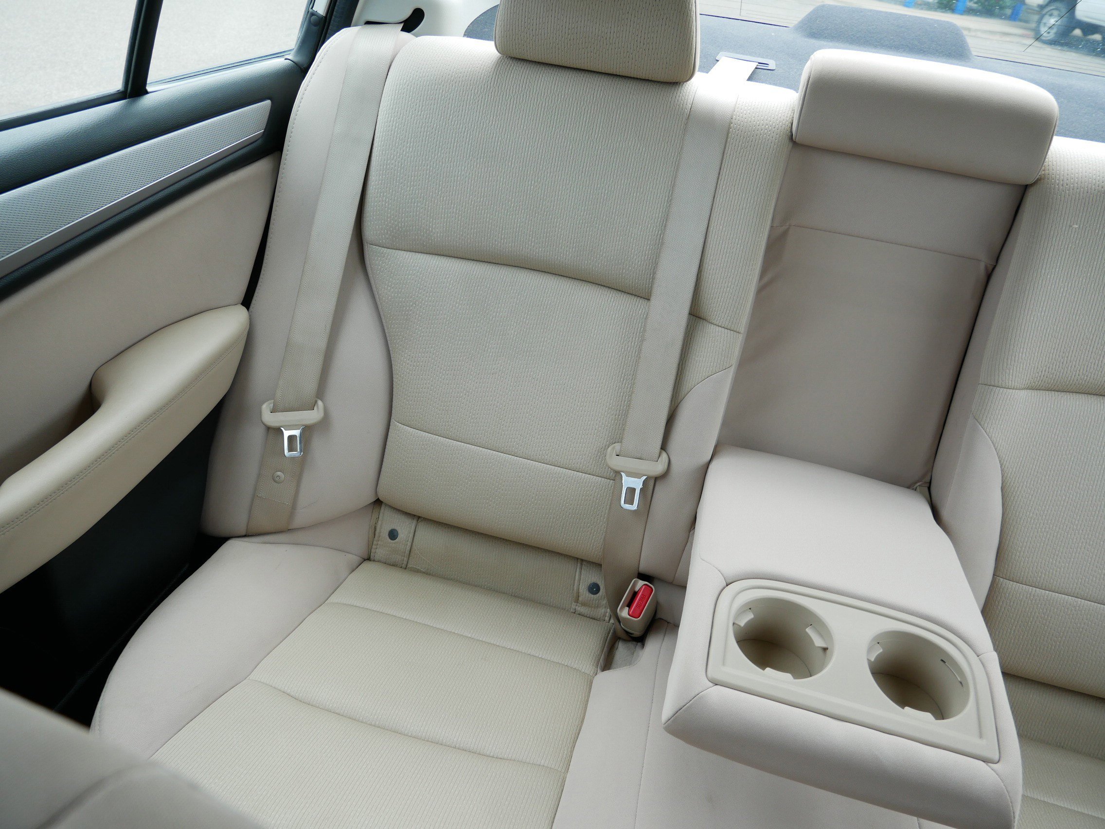 2016 Subaru Legacy 2.5i Premium photo 12