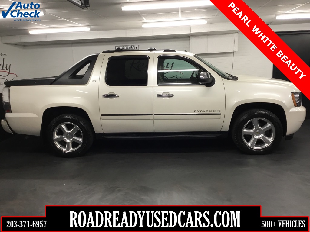 2011 Chevrolet Avalanche LTZ's photo