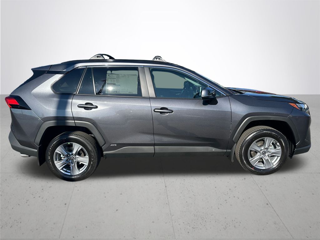 2025 Toyota RAV4 Hybrid XLE photo 6