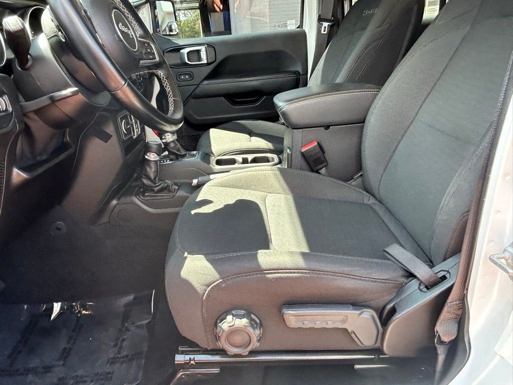 2021 Jeep Wrangler Unlimited Sahara photo 26