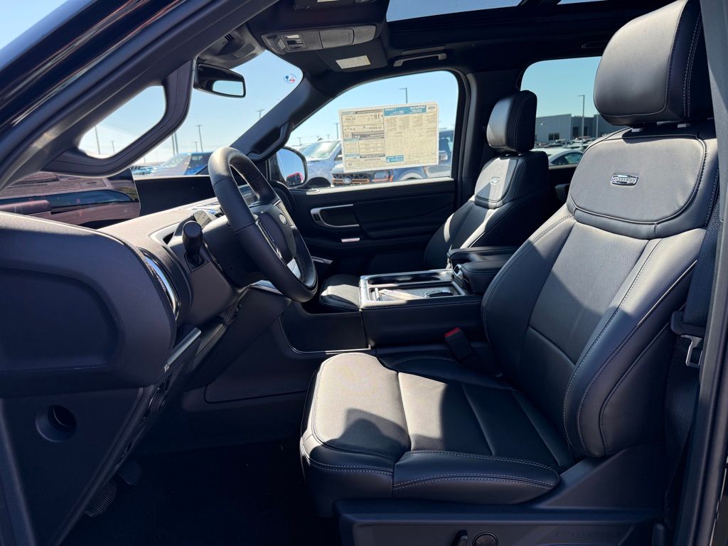 2025 Ford Expedition Platinum photo 2