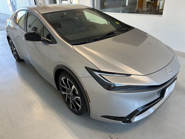 2024 Toyota Prius Prime XSE's photo