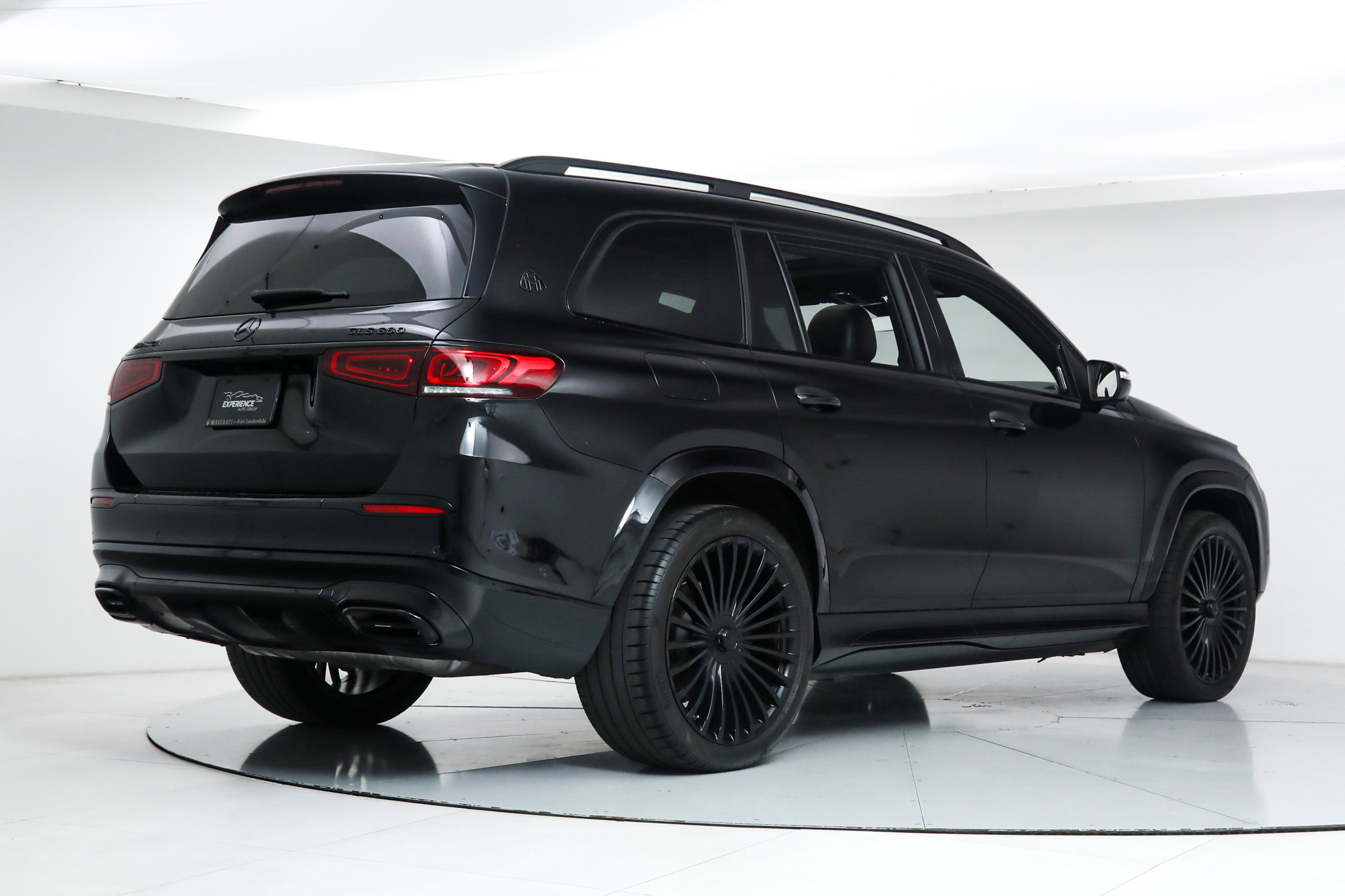 2023 Mercedes Benz GLS Maybach 600 4MATIC photo 5
