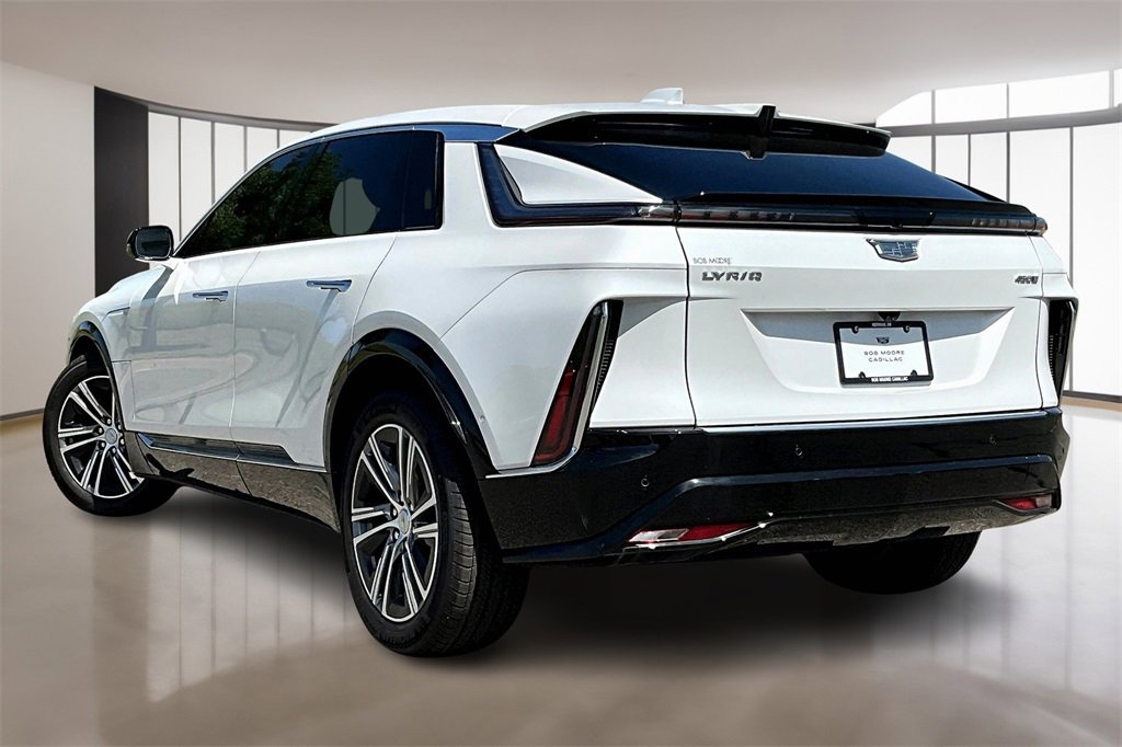 2025 Cadillac Lyriq Luxury photo 3