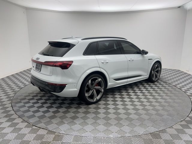 2024 Audi SQ8 Prestige photo 3