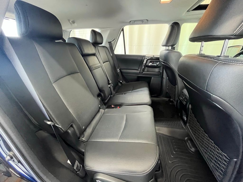 2020 Toyota 4Runner SR5 Premium photo 25