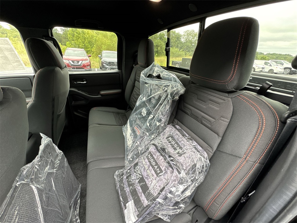 2025 Nissan Frontier PRO-4X photo 22