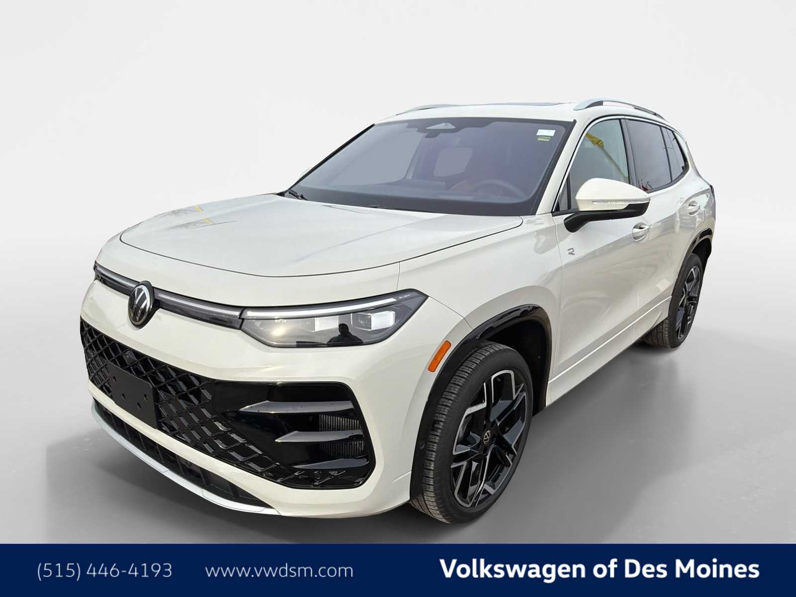 2026 Volkswagen Tiguan SEL R-LINE TURBO's photo