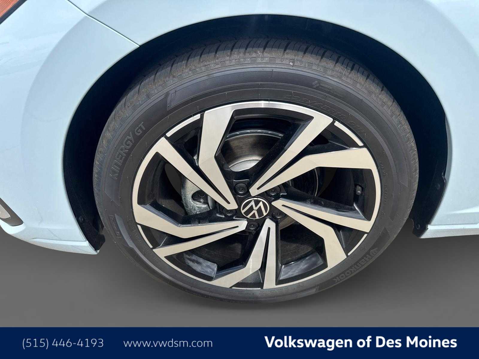 2025 Volkswagen Jetta SEL photo 7