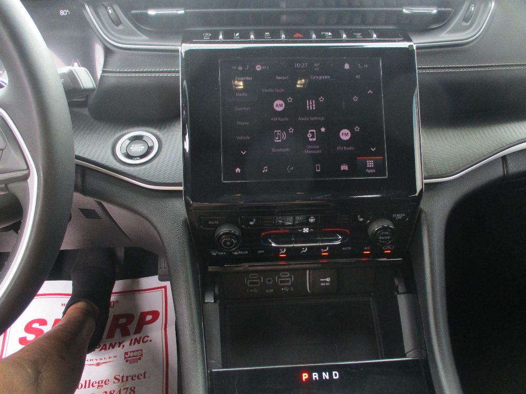 2023 Jeep Grand Cherokee Altitude photo 5