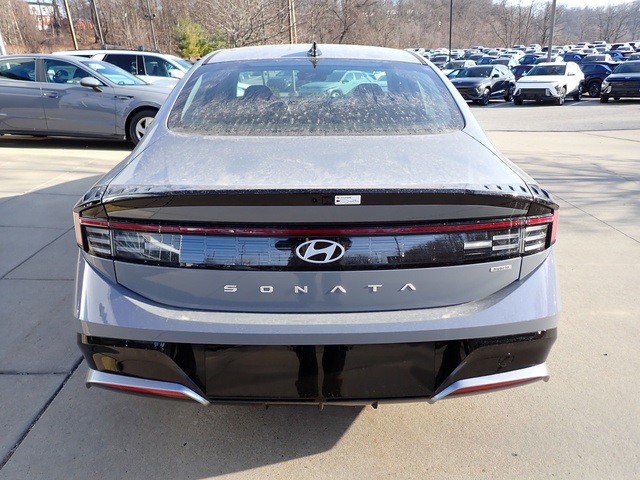 2025 Hyundai Sonata Hybrid SEL photo 3