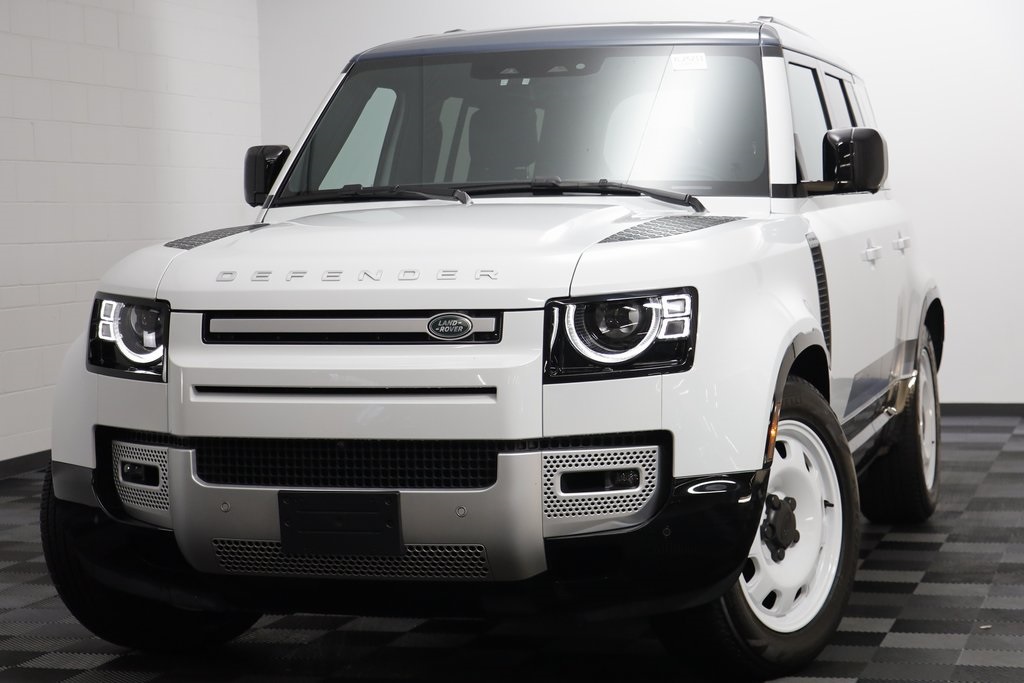 2025 Land Rover Defender 110 S photo 2