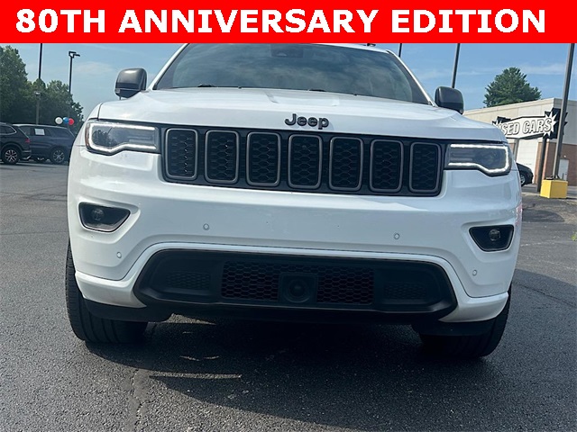 2021 Jeep Grand Cherokee Anniversary Edition photo 2