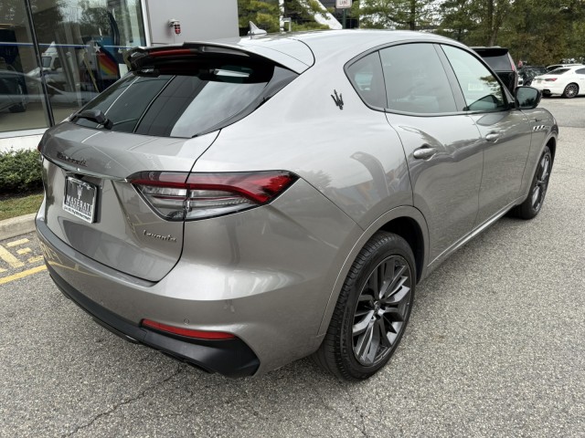 2022 Maserati Levante Modena photo 7
