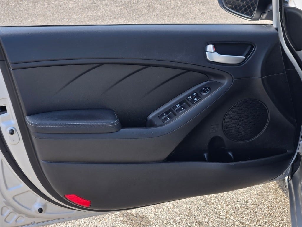 2018 Kia Forte LX Base photo 14