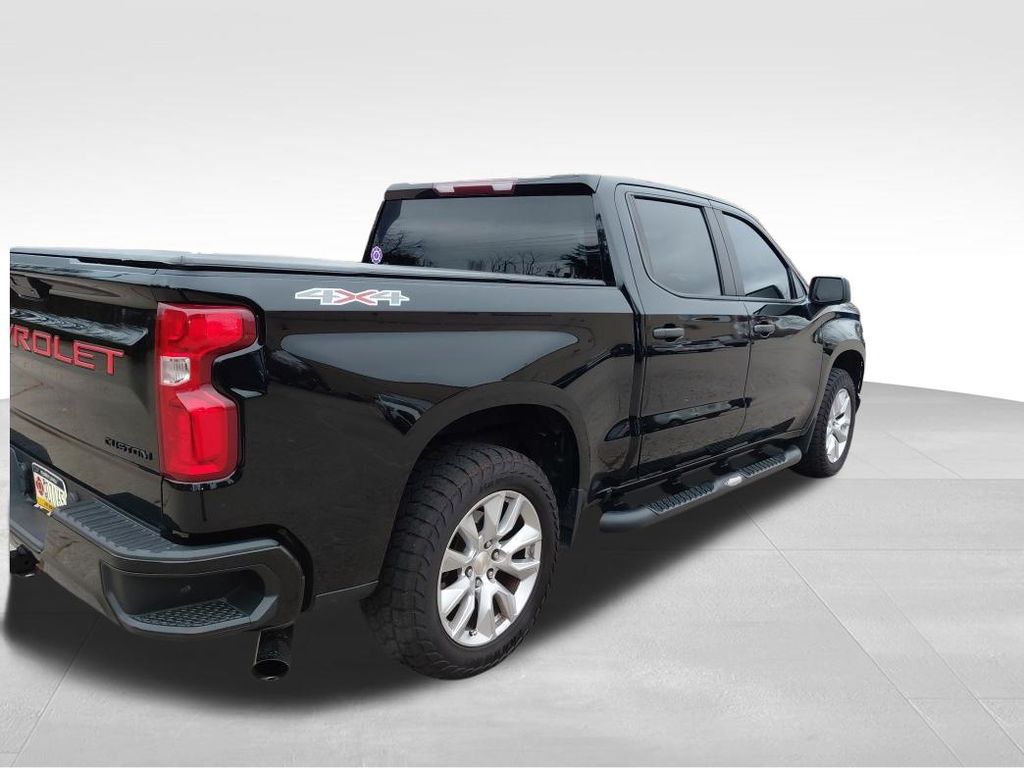 2021 Chevrolet Silverado 1500 Custom photo 3