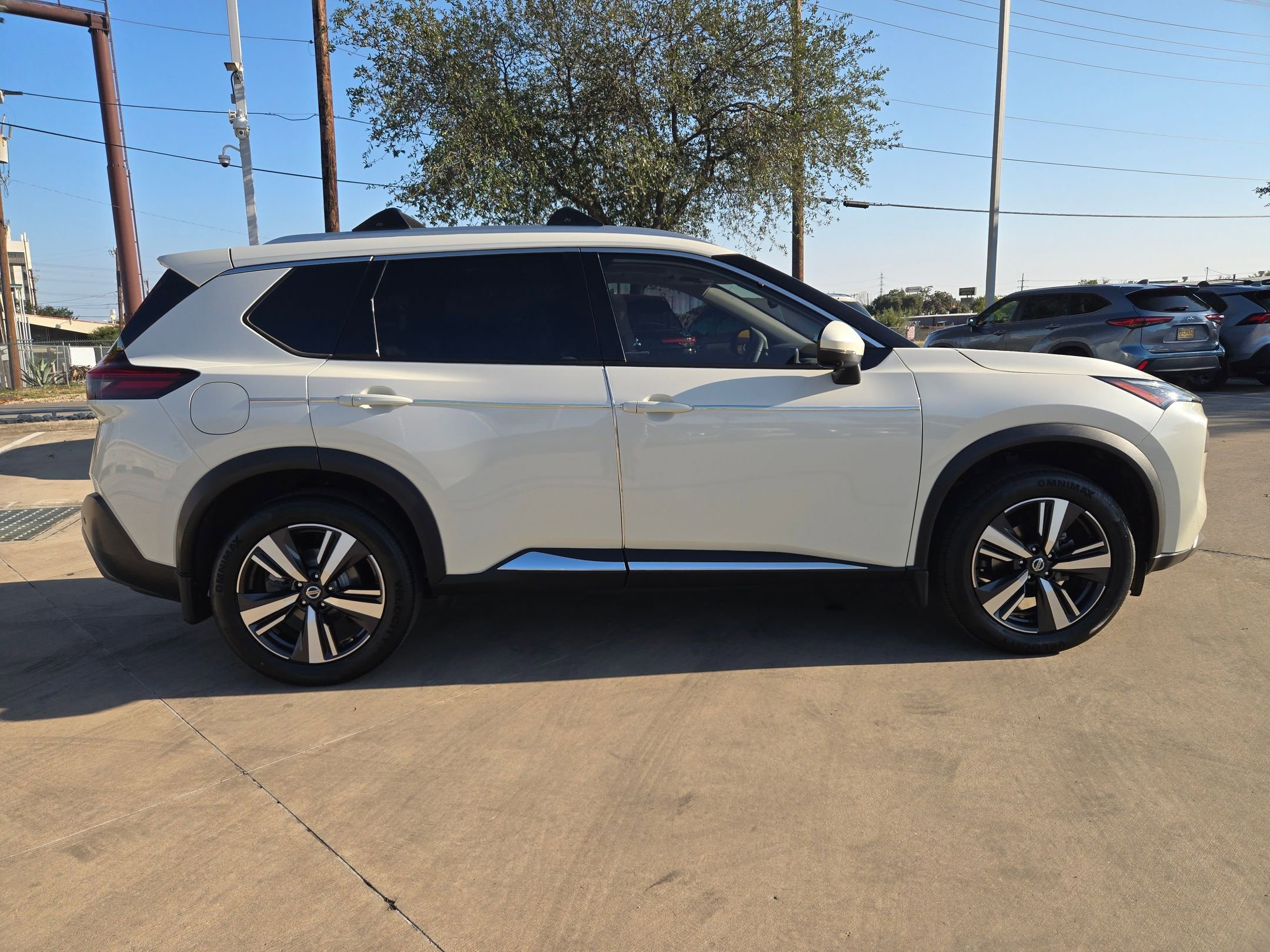 2021 Nissan Rogue SL photo 4