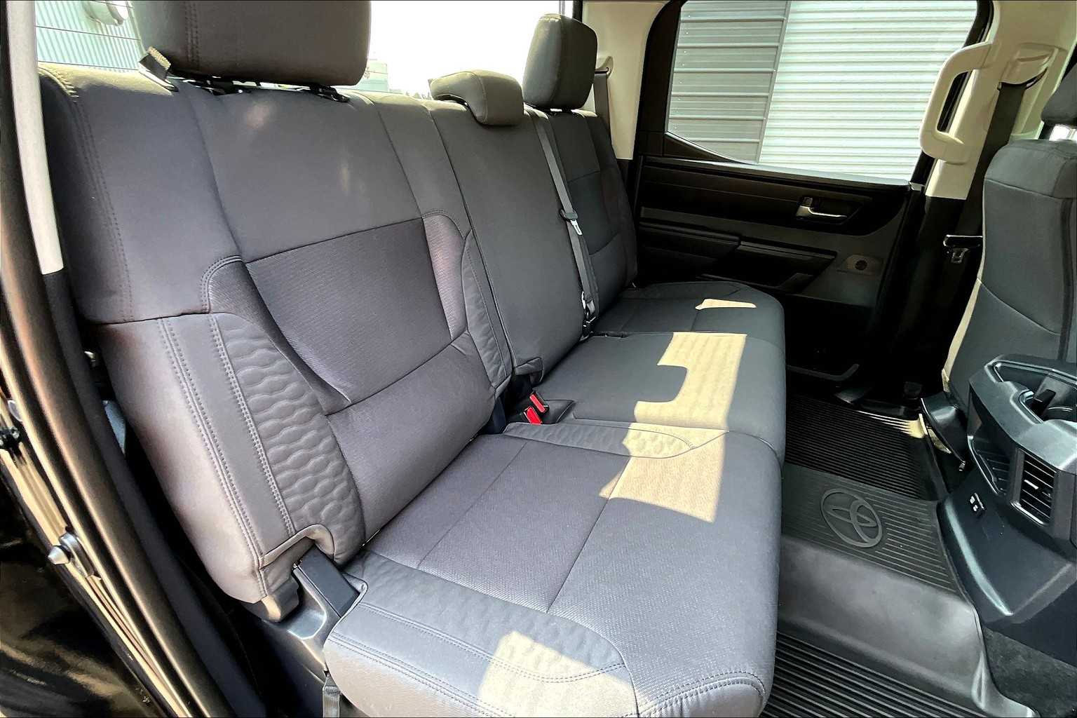 2024 Toyota Tundra SR5 CrewMax photo 17