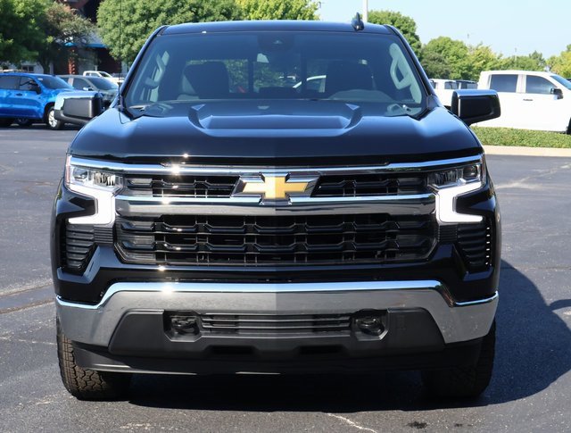 2025 Chevrolet Silverado 1500 LT photo 18