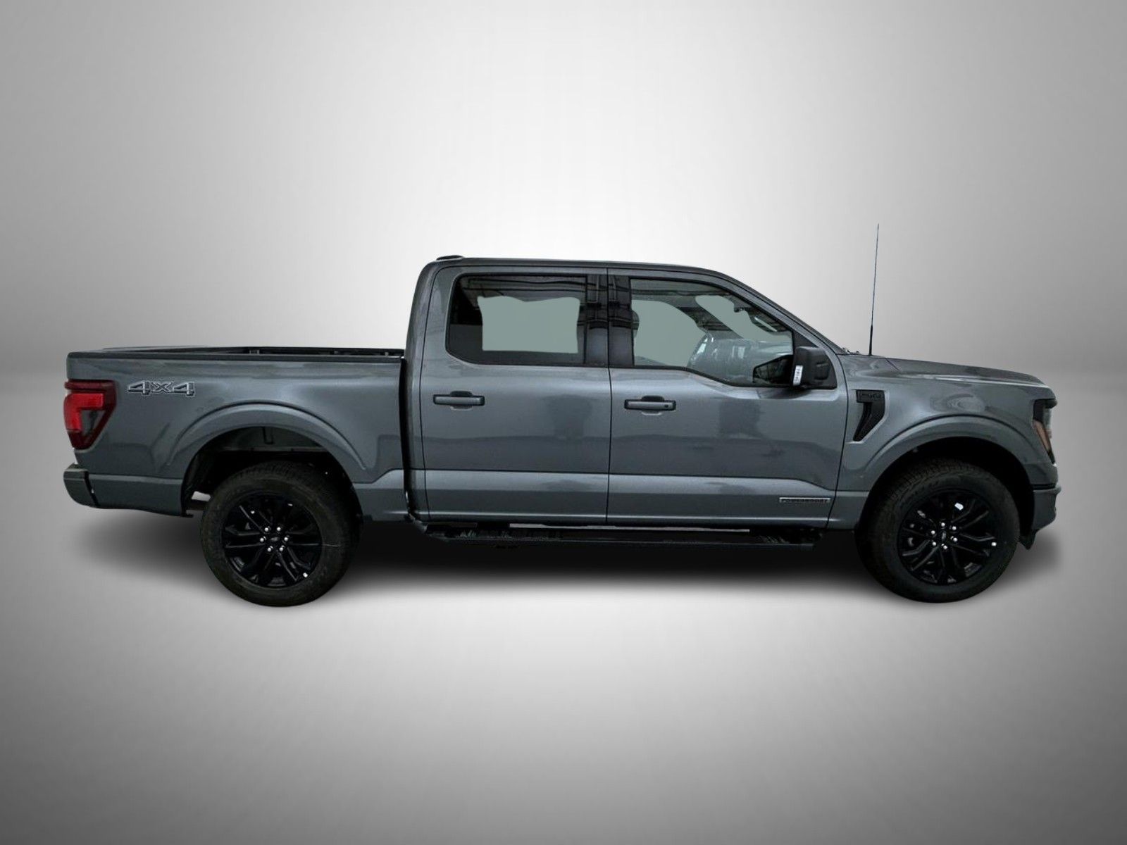 2025 Ford F-150 XLT photo 4