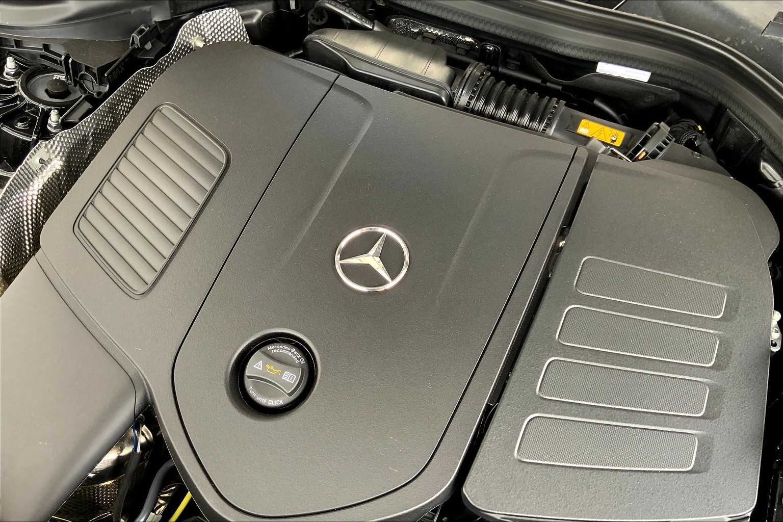 2025 Mercedes Benz GLC 300 photo 19