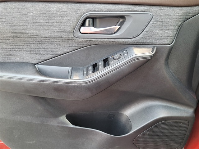 2023 Nissan Rogue SV photo 25