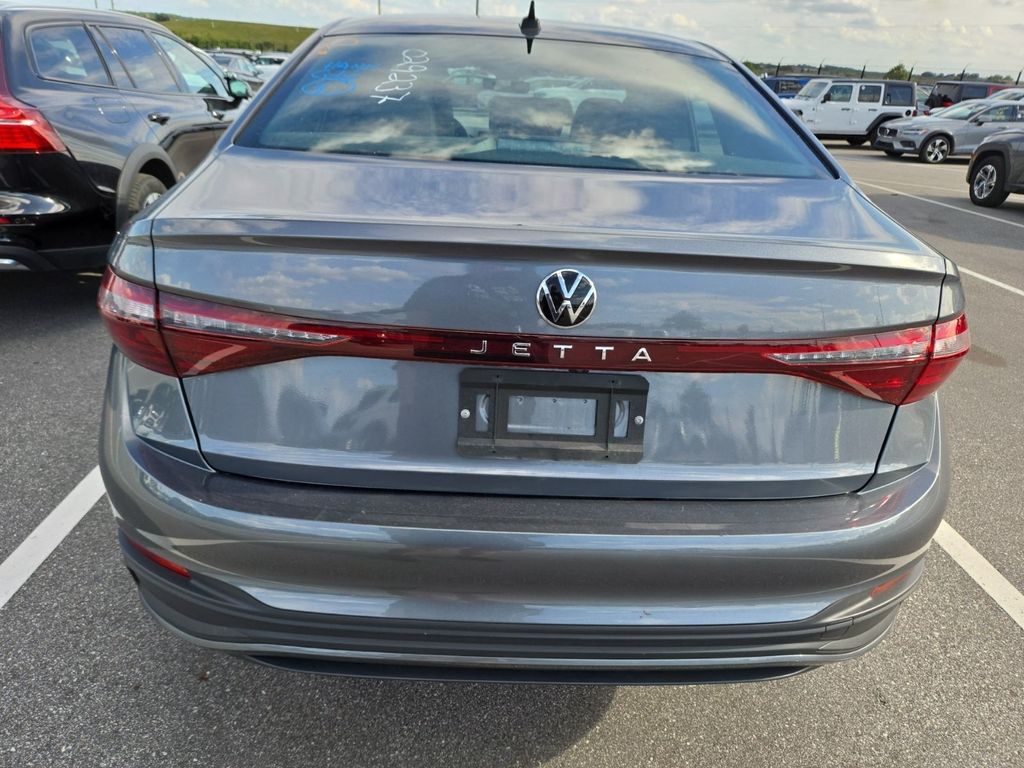 2025 Volkswagen Jetta 1.5T Sport photo 3