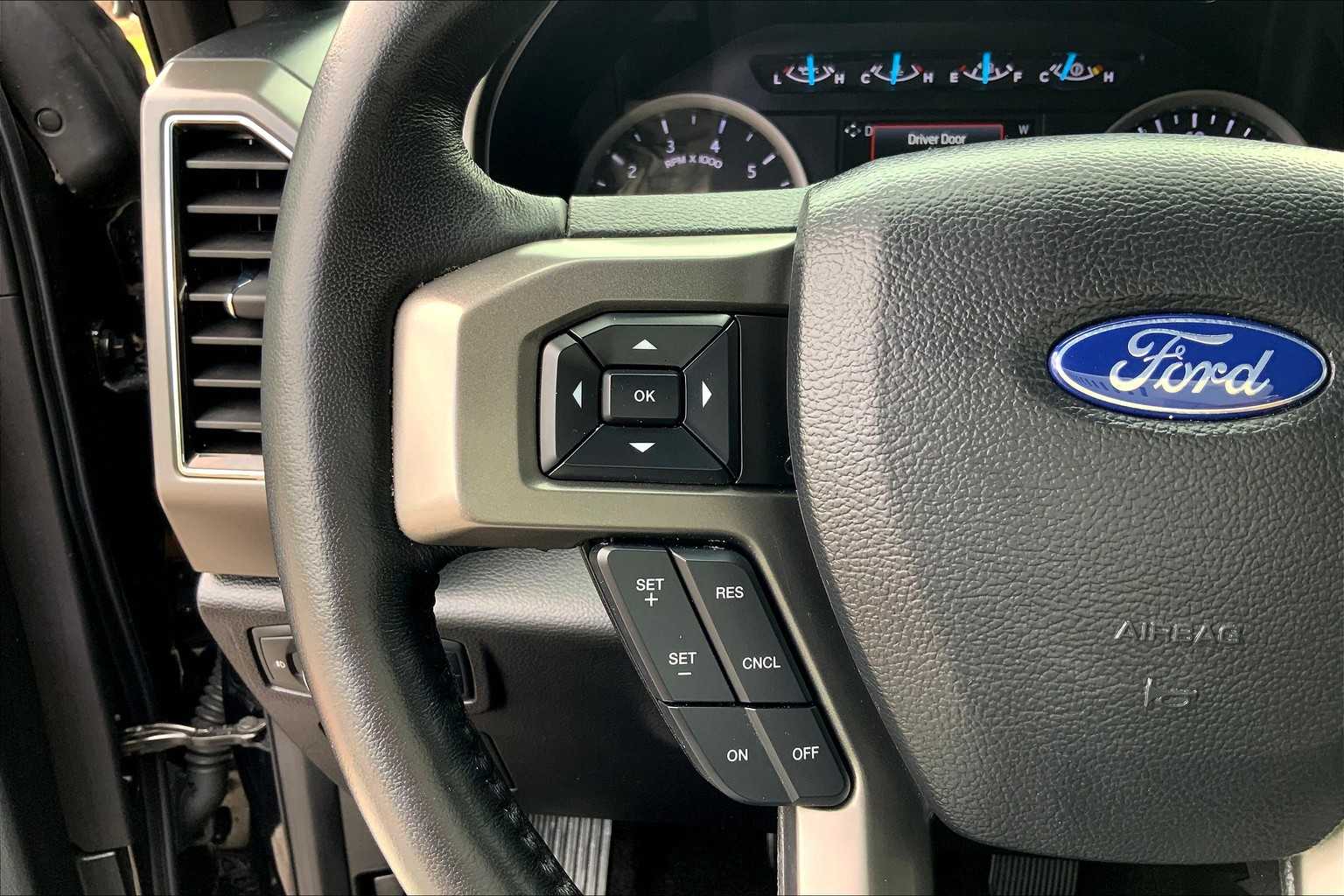 2021 Ford Expedition XLT photo 24
