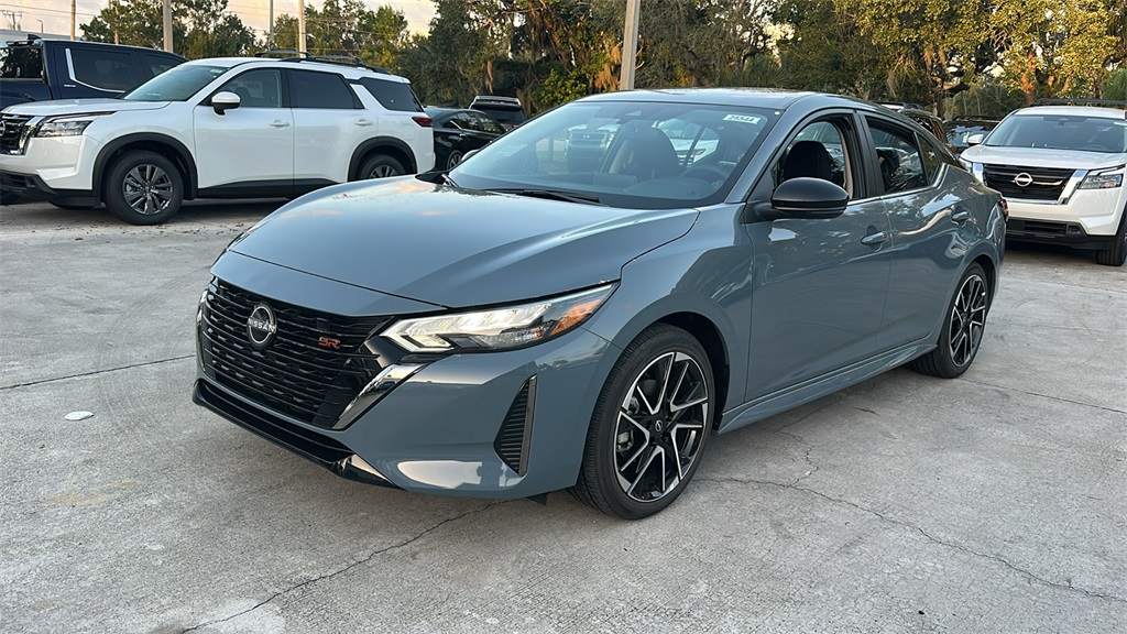 2025 Nissan Sentra SR photo 3