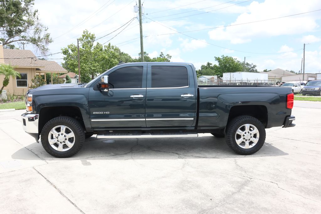 2019 Chevrolet Silverado 2500HD LTZ photo 4