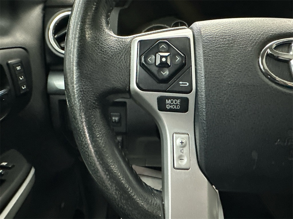 2014 Toyota Tundra Platinum CrewMax photo 27