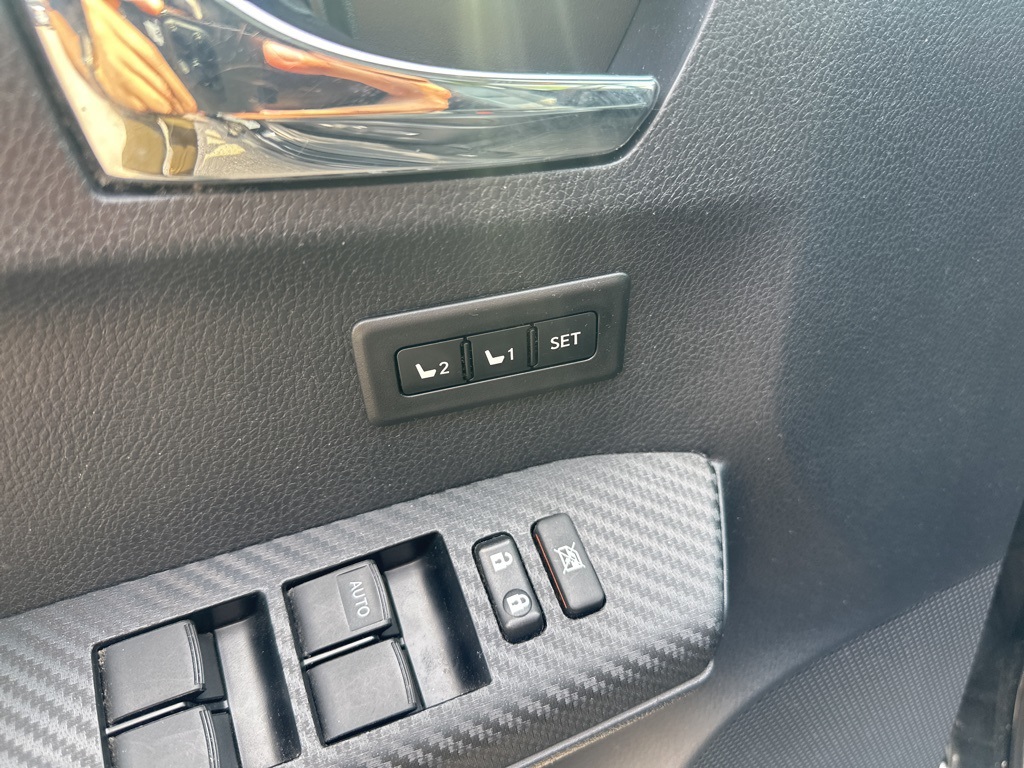 2013 Toyota RAV4 Limited photo 9