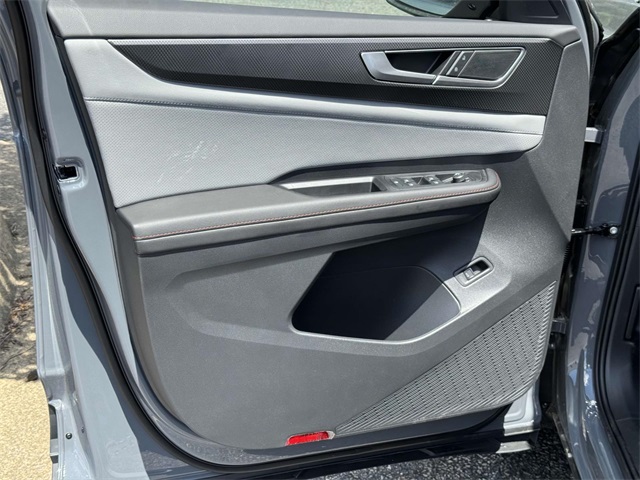 2025 Volkswagen Atlas Peak Edition SE photo 4