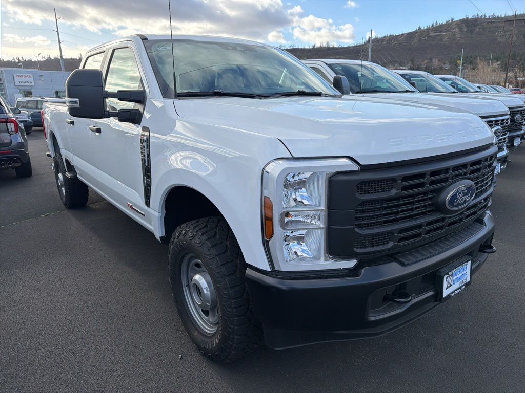 2025 Ford F-250 Super Duty XL's photo