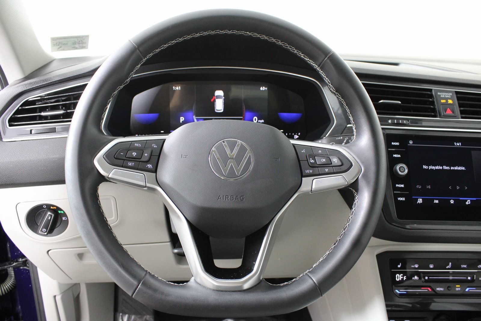2023 Volkswagen Tiguan SE photo 16
