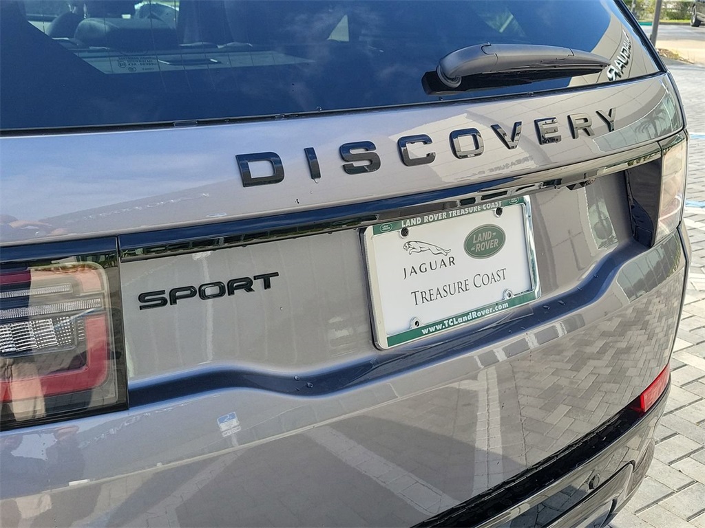 2025 Land Rover Discovery Sport SE photo 10