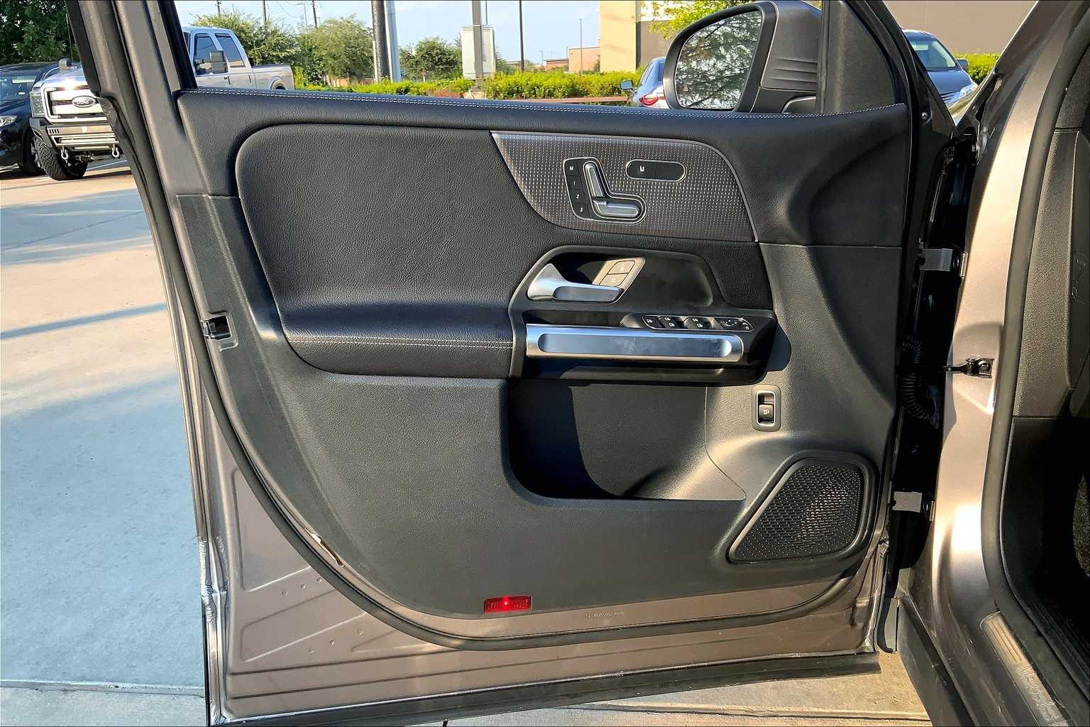 2022 Mercedes Benz GLB 250 photo 21