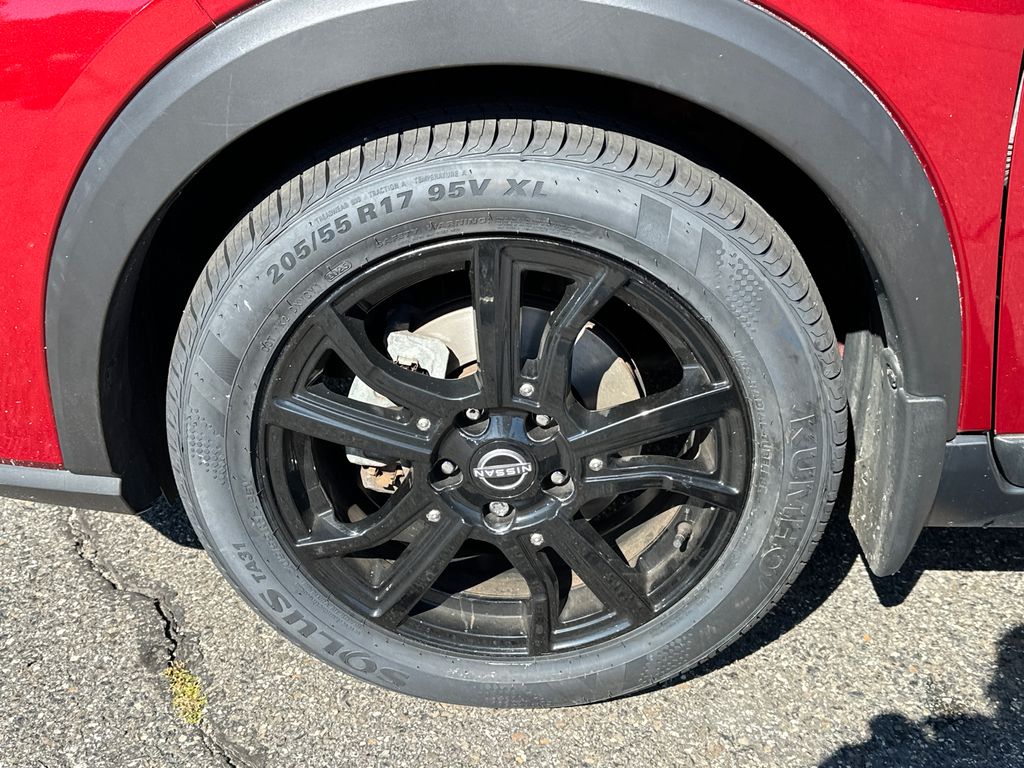 2022 Nissan Kicks SR photo 8