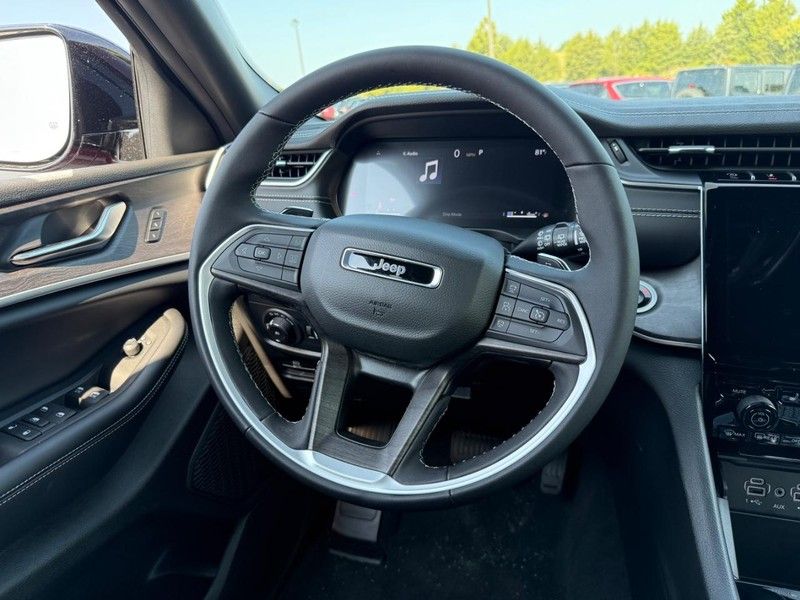2025 Jeep Grand Cherokee Limited photo 6