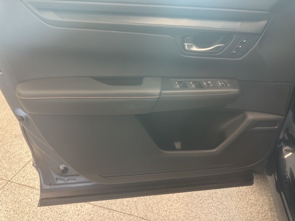 2024 Honda CR-V Hybrid Sport-L photo 6