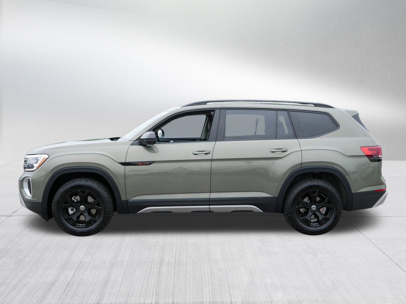 2024 Volkswagen Atlas Peak Edition SE Technology photo 4