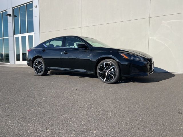 2025 Nissan Altima SR