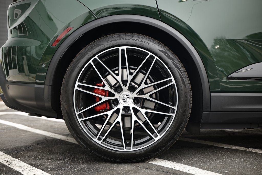 2025 Porsche Macan Electric photo 13