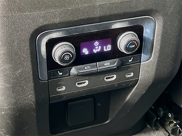2021 Chevrolet Suburban High Country photo 24