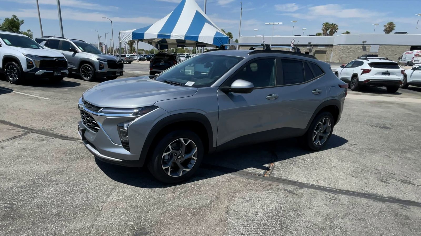 2025 Chevrolet Trax LT photo 35